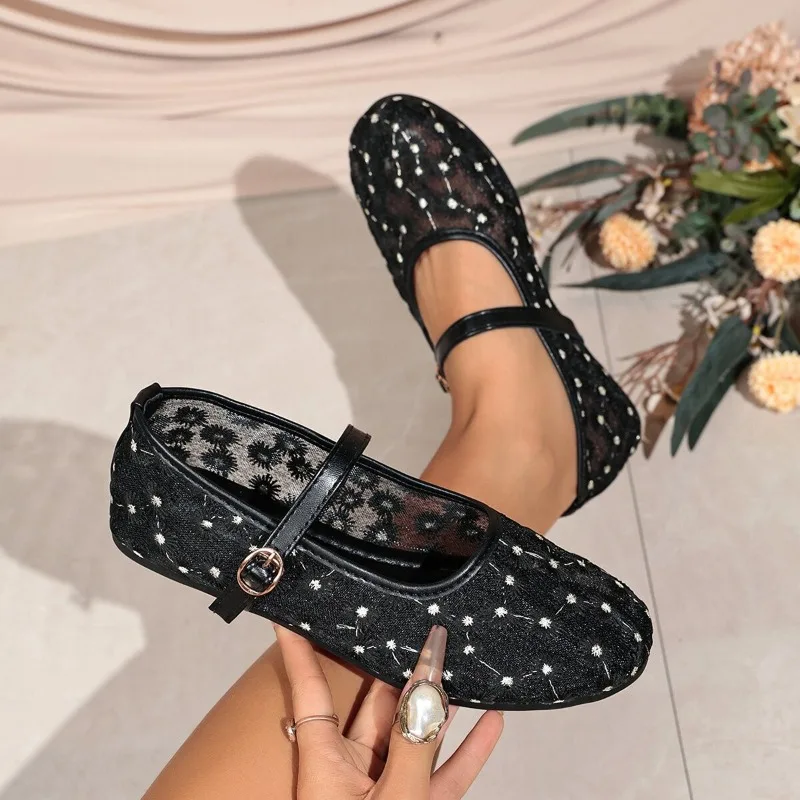Plus-size Hollowed-out Lace Mesh Shoes for Women 2026 Spring and Summer New Breathable, Thin and Versatile Flats