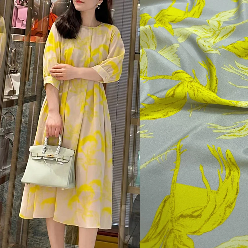 

140CM Wide 18MM Silk Crepe de Chine Fabric Stretch Comfortable-Yellow Lilies Printed Design for Summer Pants Dress D1571