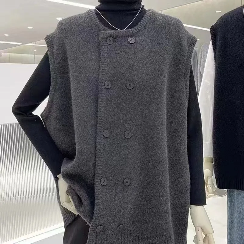 سترات متماسكة مقاس كبير للنساء في العرض ملابس عصرية دافئة 2025 صدرية فاخرة كلاسيكية بدون أكمام سترات نسائية متينة