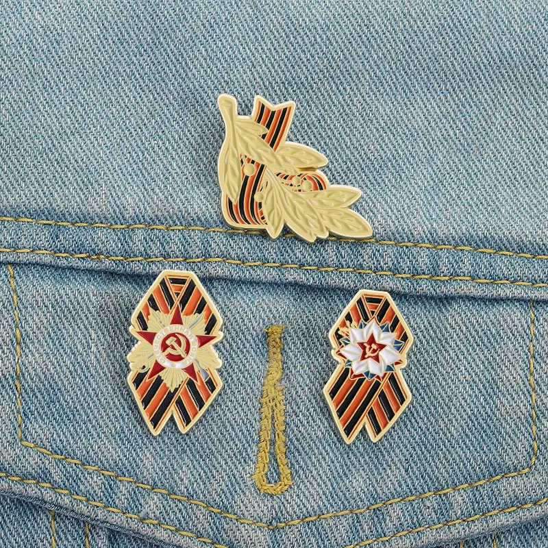 Lapel Pins Creative Soviet Union Russian Flag Victory Day  Brooch Metal Badge Enamel Pin Badges On Backpack Badges Metal Pines