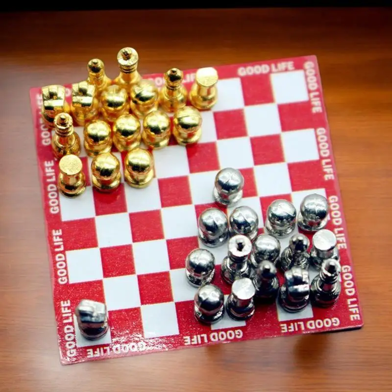 مجموعة شطرنج طاولة حمراء مصغرة، لعبة لوحة مغناطيسية لعرض مشهد بيت الدمى 1:12 #2