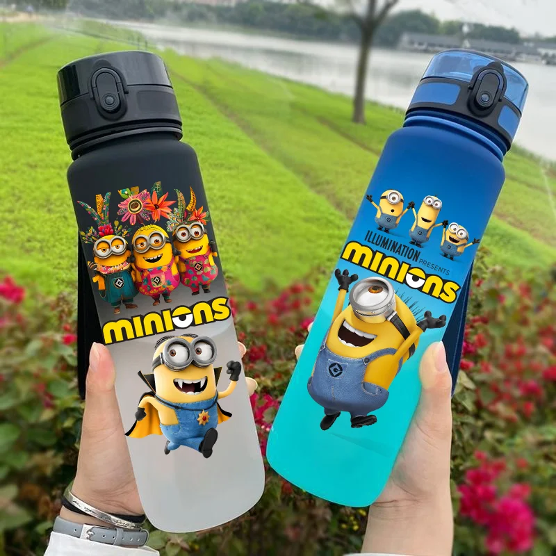 Spregevole Me Minions sport di grande capacità tazza d\'acqua all\'aperto bottiglia di plastica portatile da 650ML Anime Cartoon Cycling Off Road RUN