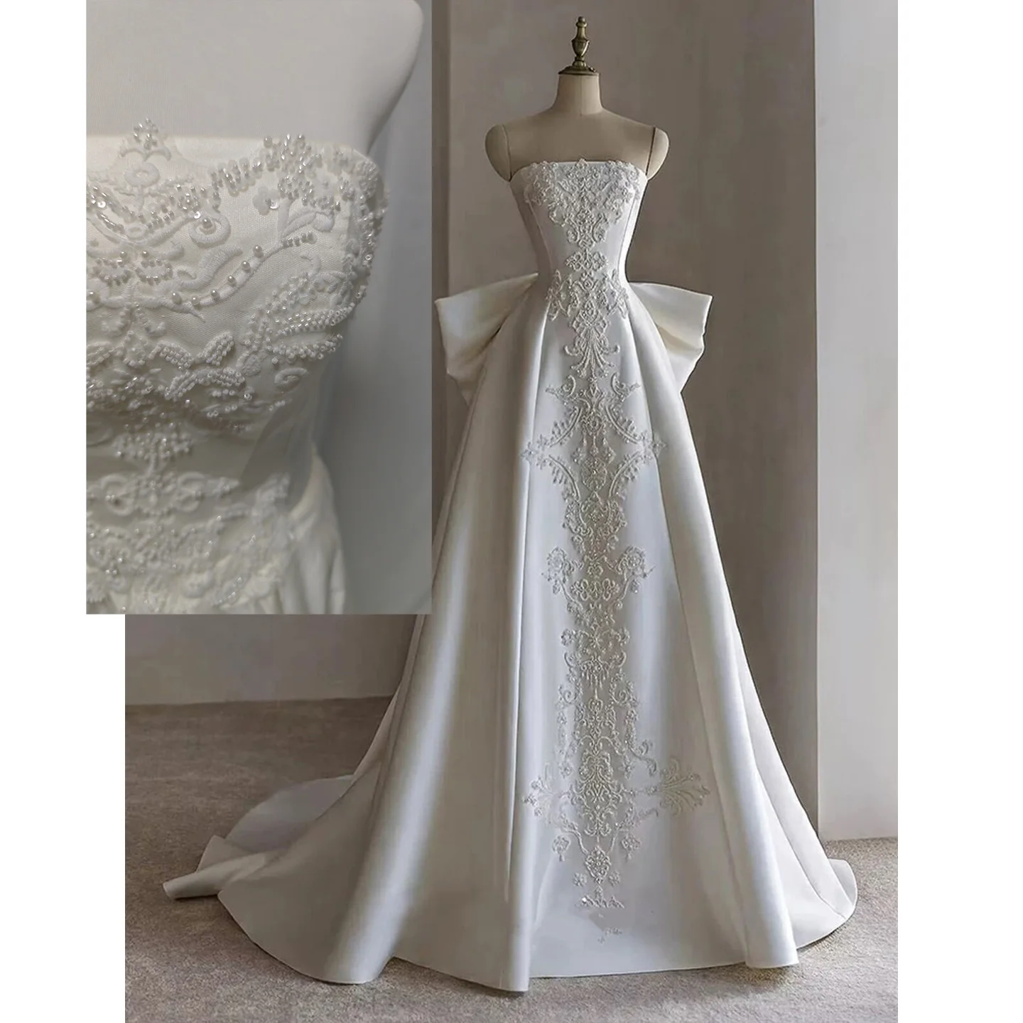 Elegant Satin Wedding Dress Ivory Bridal Gowns Floral Applique Decorations Wedding Gowns Strapless Lace-up Back Sweep Train