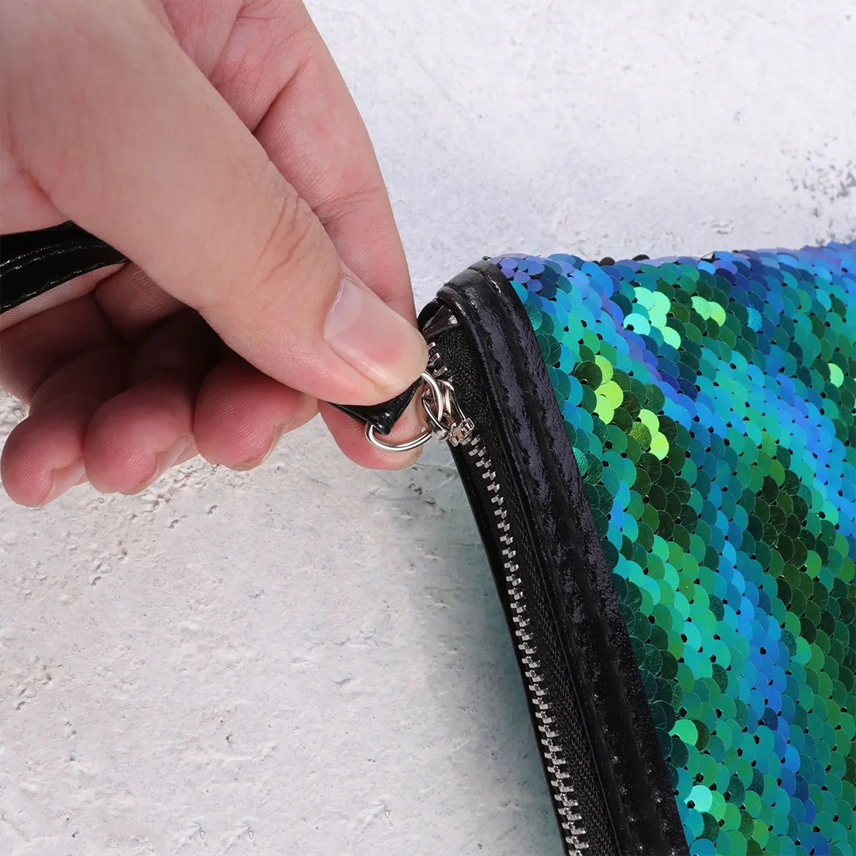 

Sequin Bag Pouches for Women Fashion Small Makeup Handbag Storage Travel Organizer Trendy Gift Compact Case