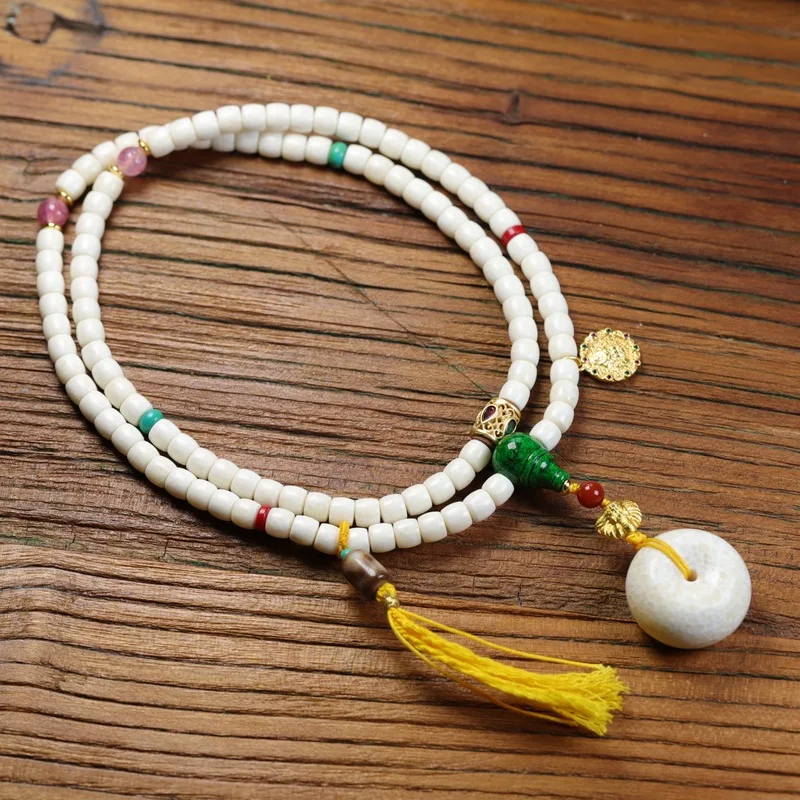 Qiu Jiao straight-cut old-style bead necklace with a safety clasp featuring intricate patterns and translucent designs suitabl