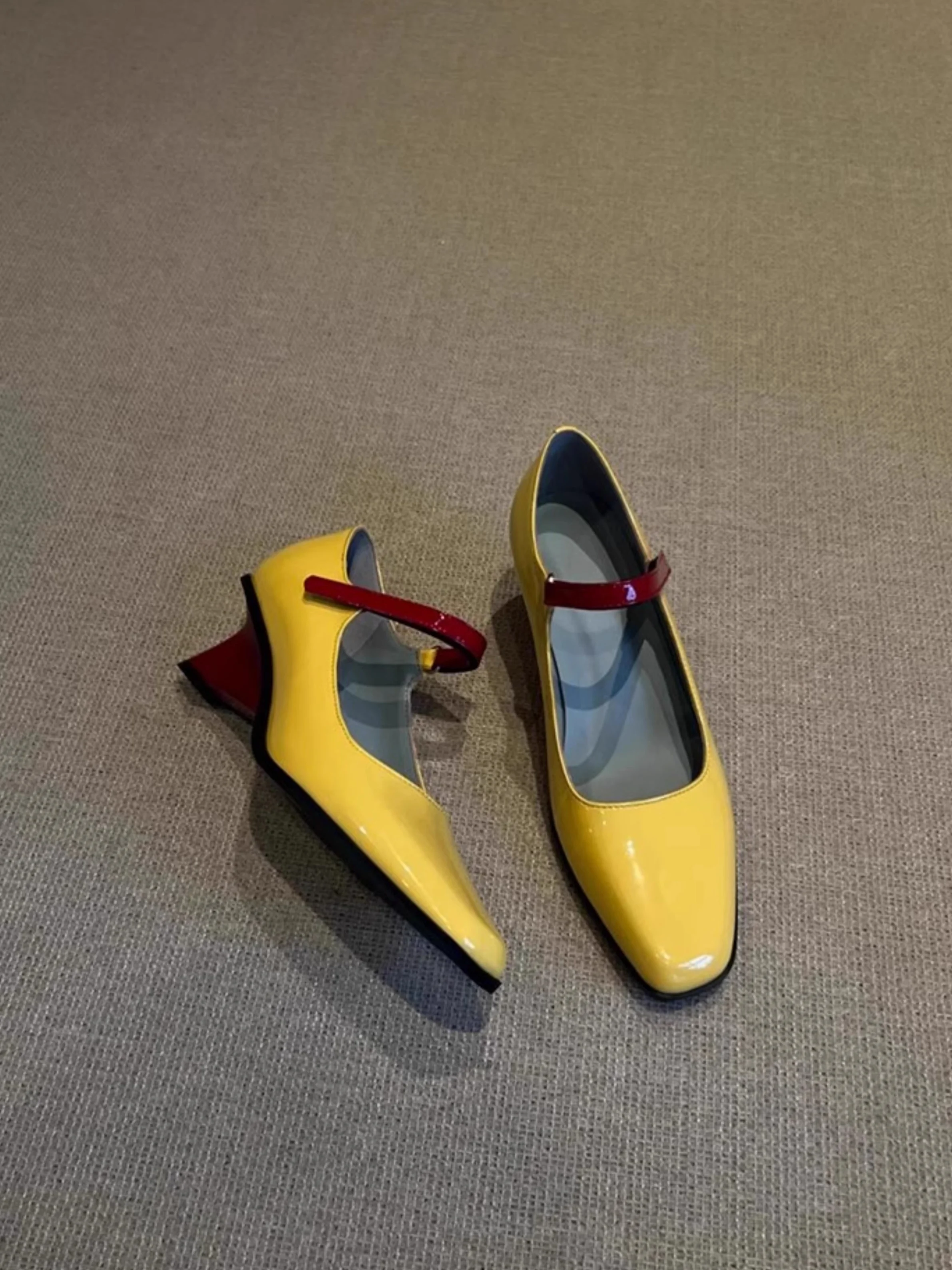 

Новинка весны 2024, женские туфли Мэри Джейн, дизайнерские туфли на танкетке с квадратным носком и цветными блоками на липучке, простые офисные женские туфли на мелкой платформе