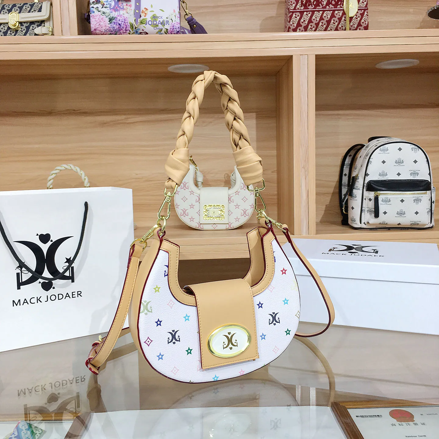

Fashionable Vintage Leather Diaper Bag For Women Elegant Designer Minimalist Large Capacity Luxury Crossbody Bag