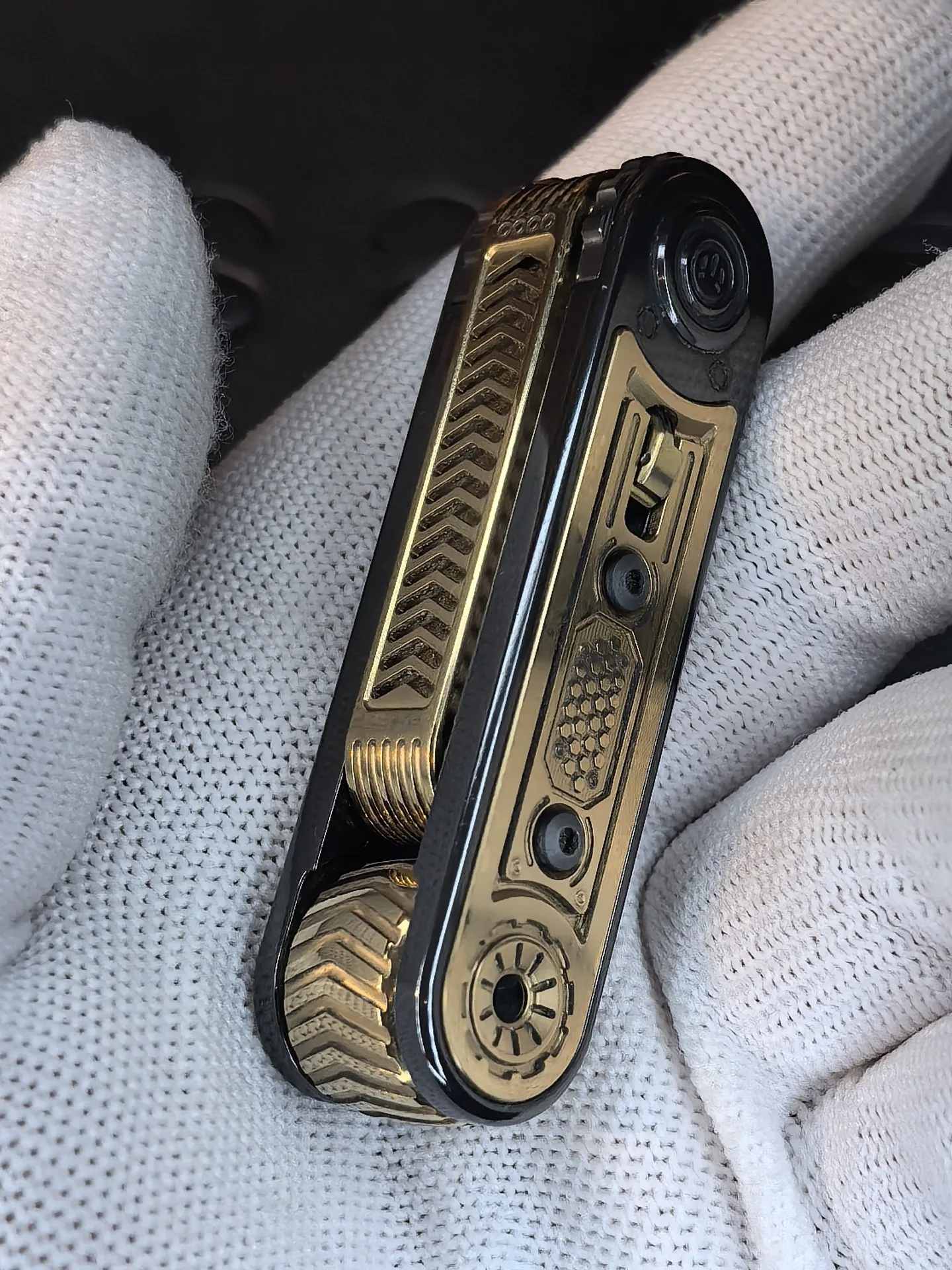 USED EDC SEKI Cyber Core 2.0 Push Card