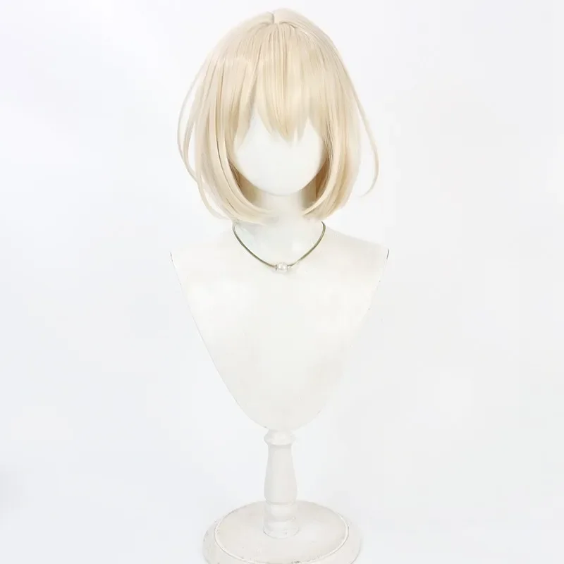 Rode Schoenen Cosplay Pruik Nikke Godin van de Overwinning Blond Kort Hittebestendig Synthetisch Haar Halloween Party Rollenspel + Pruik Cap