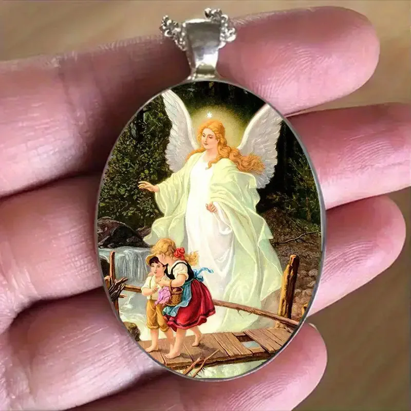 Exquisite Oval Glass Pendant Necklace with Virgin Mary Pattern - Romantic and Fashionable Jewelry Accessory