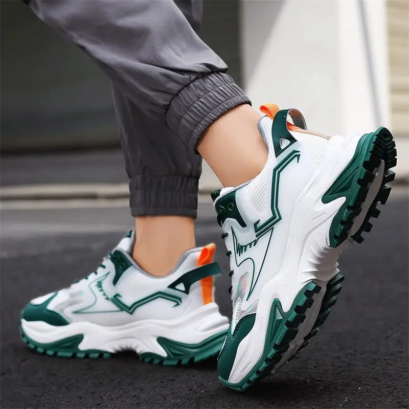 Frühling neue Herren koreanische Mode vielseitige Freizeit schuhe dicke Sohle atmungsaktive Sportschuhe für Jungen Papa Schuhe Sneaker