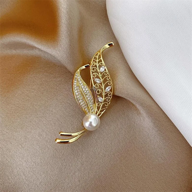 Fashion Alloy Tree Leaf Brooches For Women Rhinestone Pearl Leaves Brooch Pins Office Party Clothing Accessories Jewelry Gifts