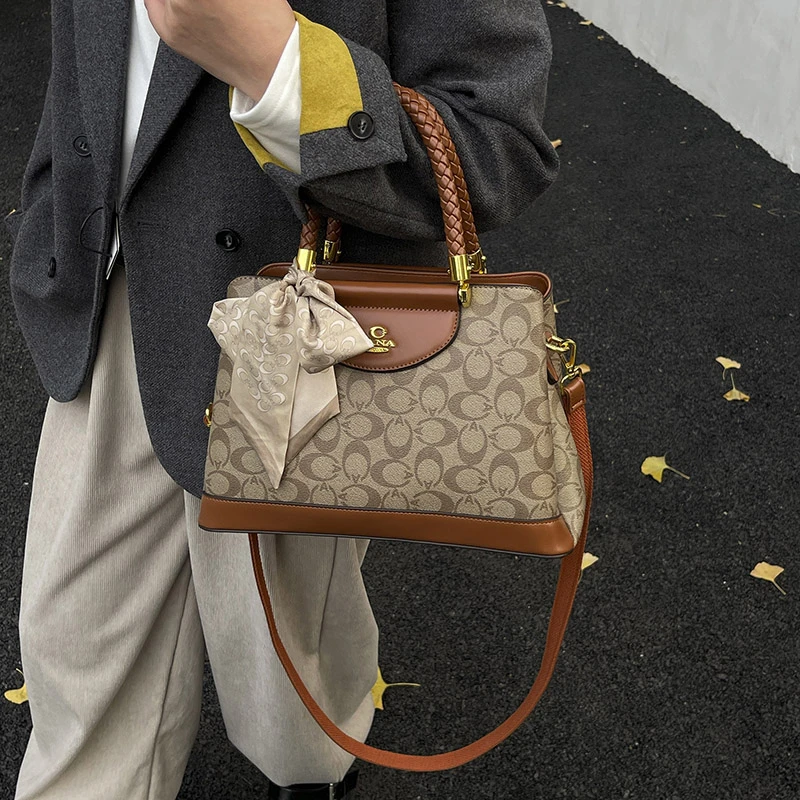 

Sporty Women Backpack Durable Polyester Rucksack with Breathable Straps for Hiking Camping and Outdoor Adventures