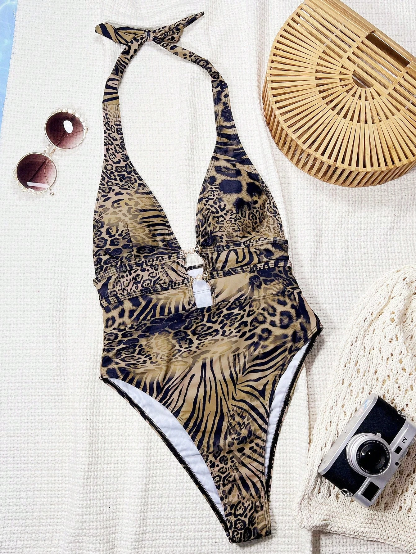 2026 Monokini Leopard One Piece Swimsuit Women Halter Padded Black Swimwear Female Bathers Bathing swimming swim Suit Beachwear