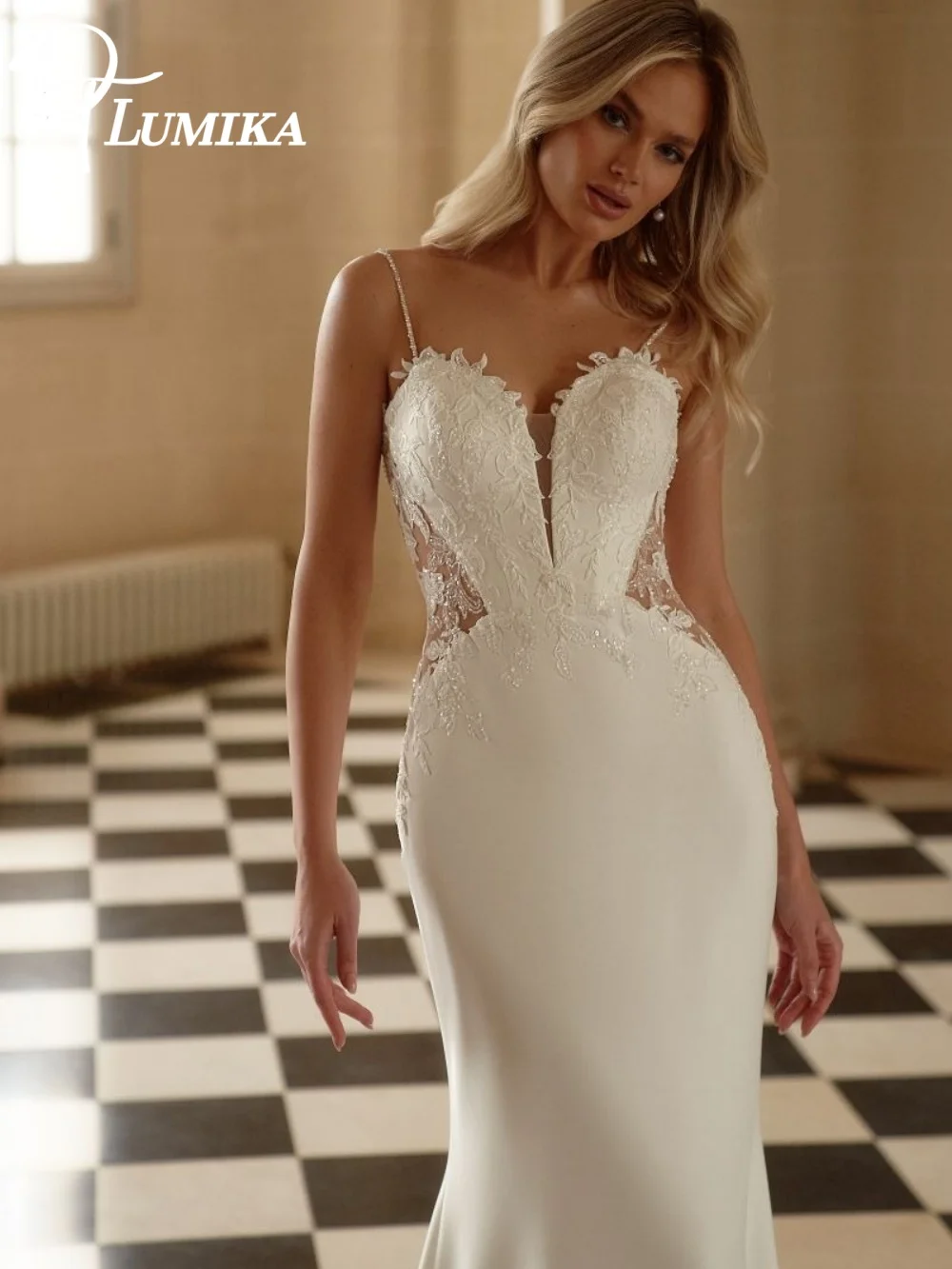 

Sexy Spaghetti Strap Wedding Dress Elegant Mermaid Bridal Gown Charming Strapless Applique Satin Floor-Length Wedding Gown