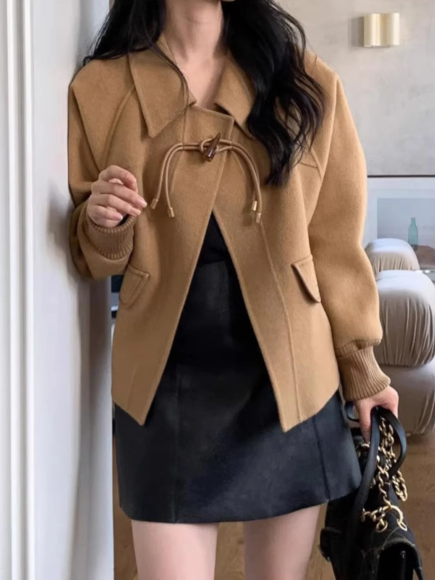 

Ele универсальное женское шерстяное пальто с отложным воротником и роговими пуговицами, корейский свободный крой, длинный све, зимнее новое поступление...