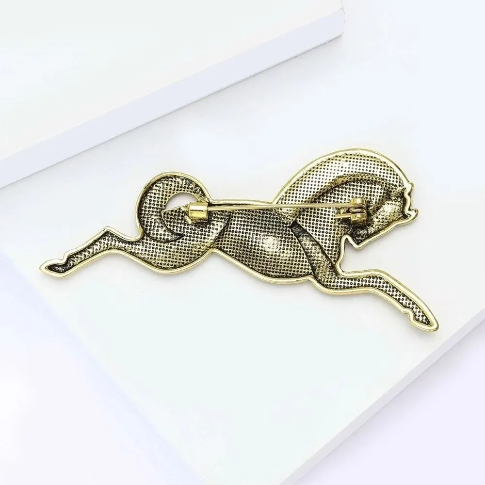 Elegant Running Horse Brooches Antique Finish Gold Silver Alloy Animal Brooch Abstracted Charm Vintage Leopard Pin Portable