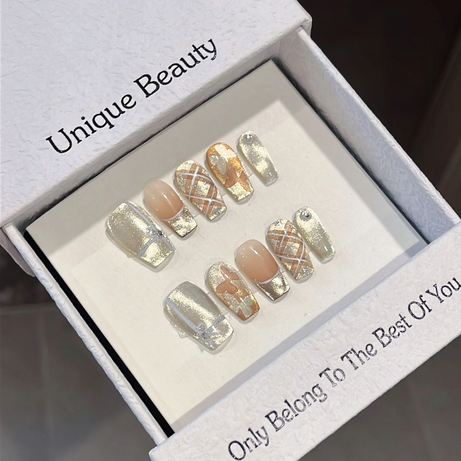 10個入り ハンドメイド プレスオンネイル グリッドブラウン キャットアイ 付け爪 グリッター ダイヤモンド スター ショートオーバル フェイクネイル