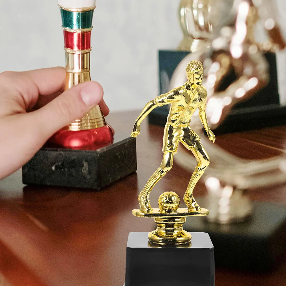 Copas de trofeo de fútbol pequeñas de plástico, Color dorado, para competición deportiva, premios de logro, Mini trofeos de plástico, 2 uds.
