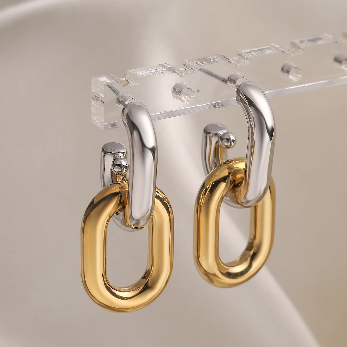 Stylish Two Tone Stainless Steel Interlocking U Chain Link Drop Earrings Waterproof Dangle Stackable Women Fashion Jewelry
