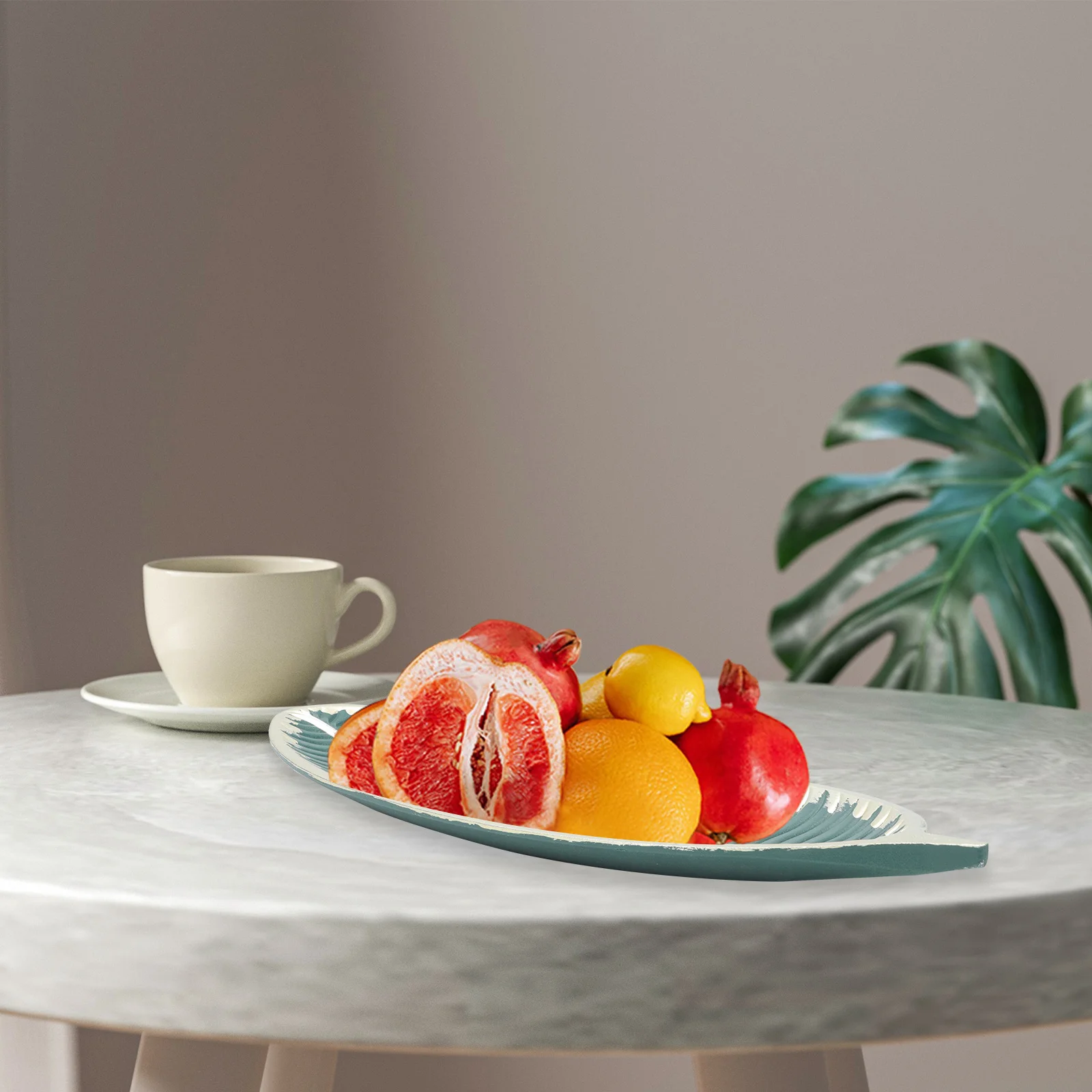 

1Pcs Golden Leaf Storage Tray Creative Nordic Style Jewelry Cosmetics Display Plate Exquisite Decorative Desktop Holder