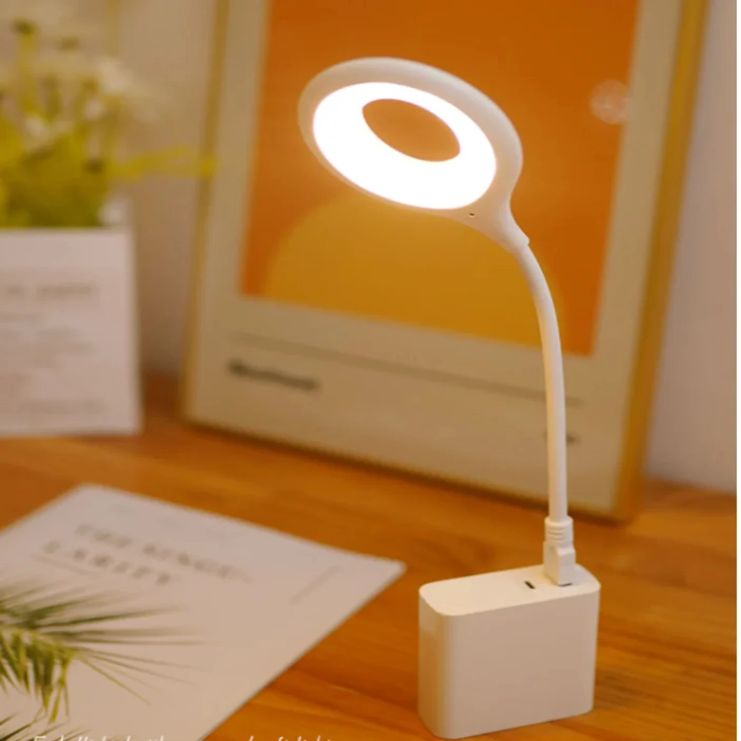 Comfortable and Lightweight Foldable USB Desk Lamp with Adjustable Soft Night Lights for Gentle Eye Protection in Productive Off