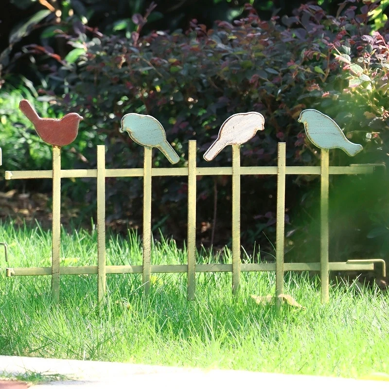 Iron Garden Fencing Decorative Lawn Edging for Flower Beds Rustic Vegetable Patch Barrier Cottage Yard Partition Plant Fence