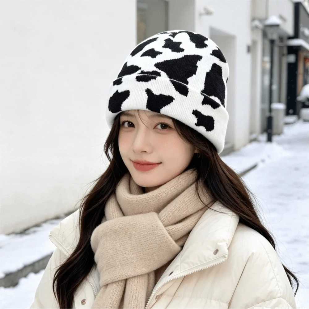 Casual Thickened Cow Pattern Knitted Hat Ear Protection Keep Warm Pullover Hat Windproof Coldproof Winter Beanie Hat Autumn