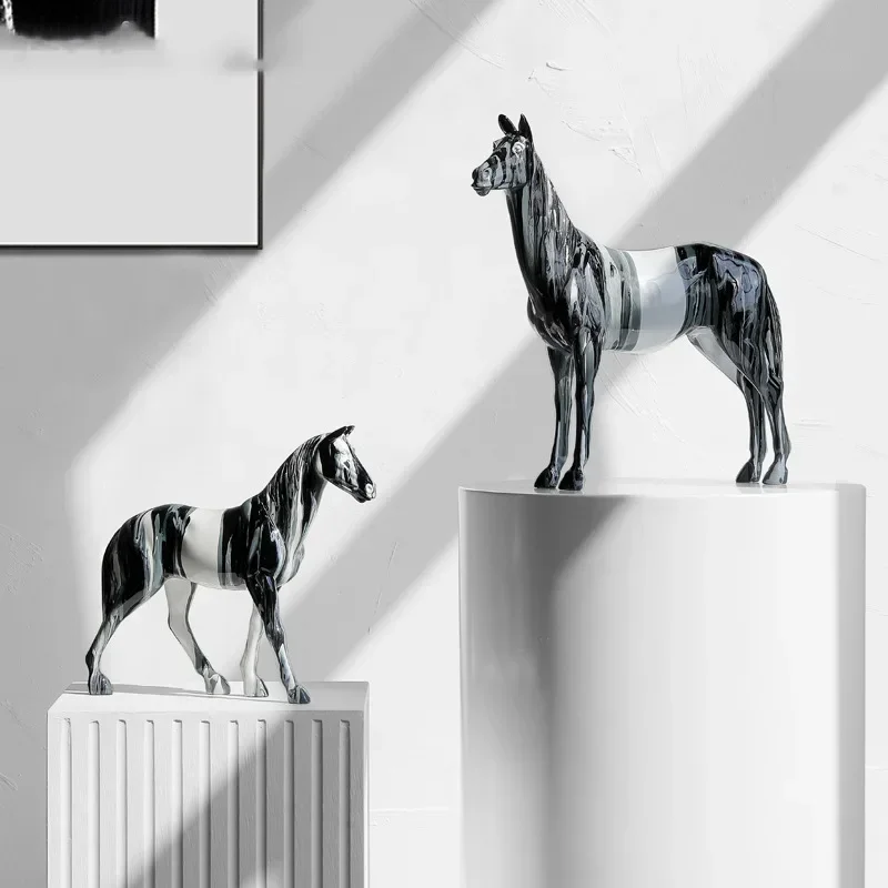 Light luxury, high-end horse ornaments, handicrafts, living room, wine cabinet, office tabletop, home decorations