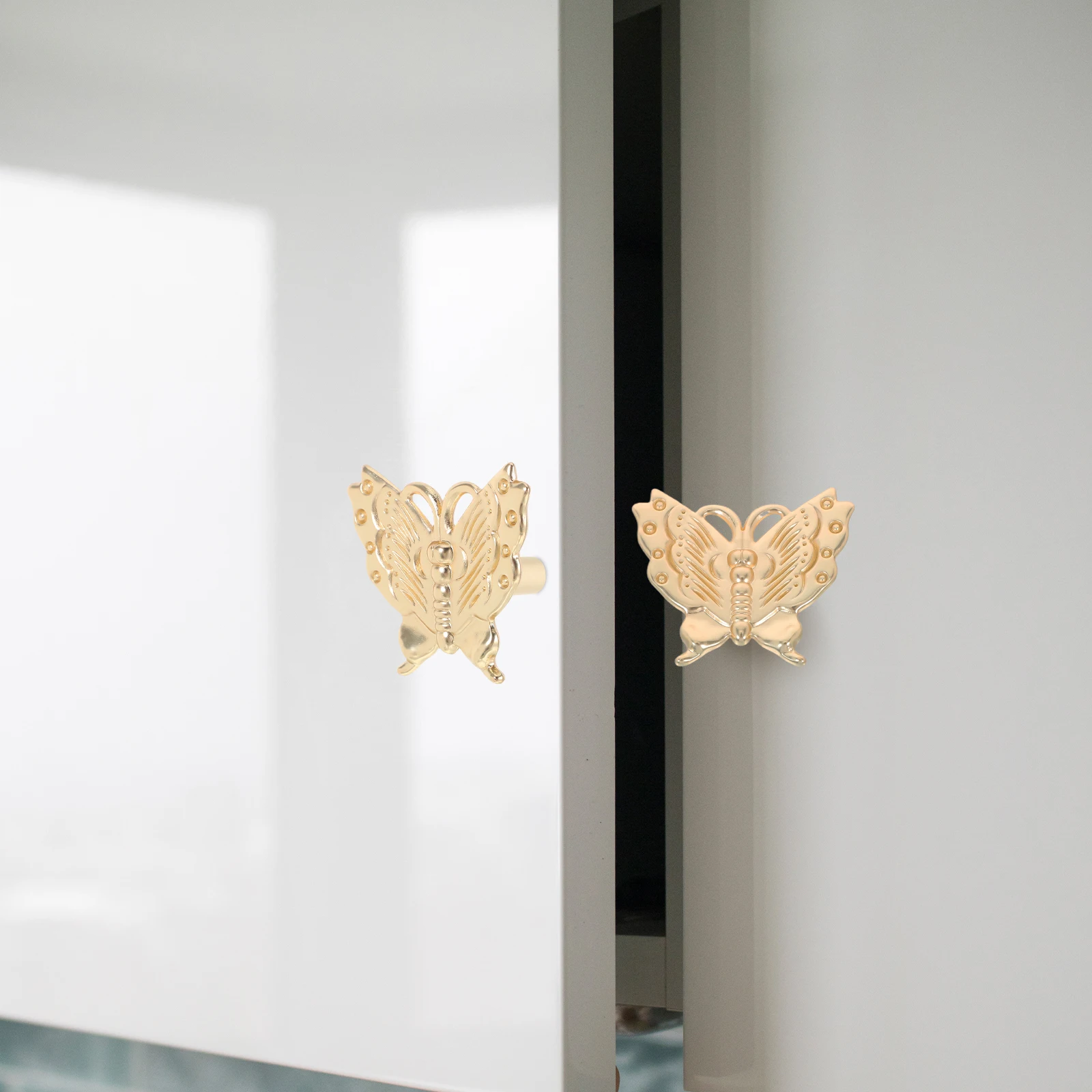 

2pcs Butterfly Shaped Cabinet Zinc Alloy Decorative Drawer Pulls For Wardrobe Closet Furniture Hardware Closet Handles Retro