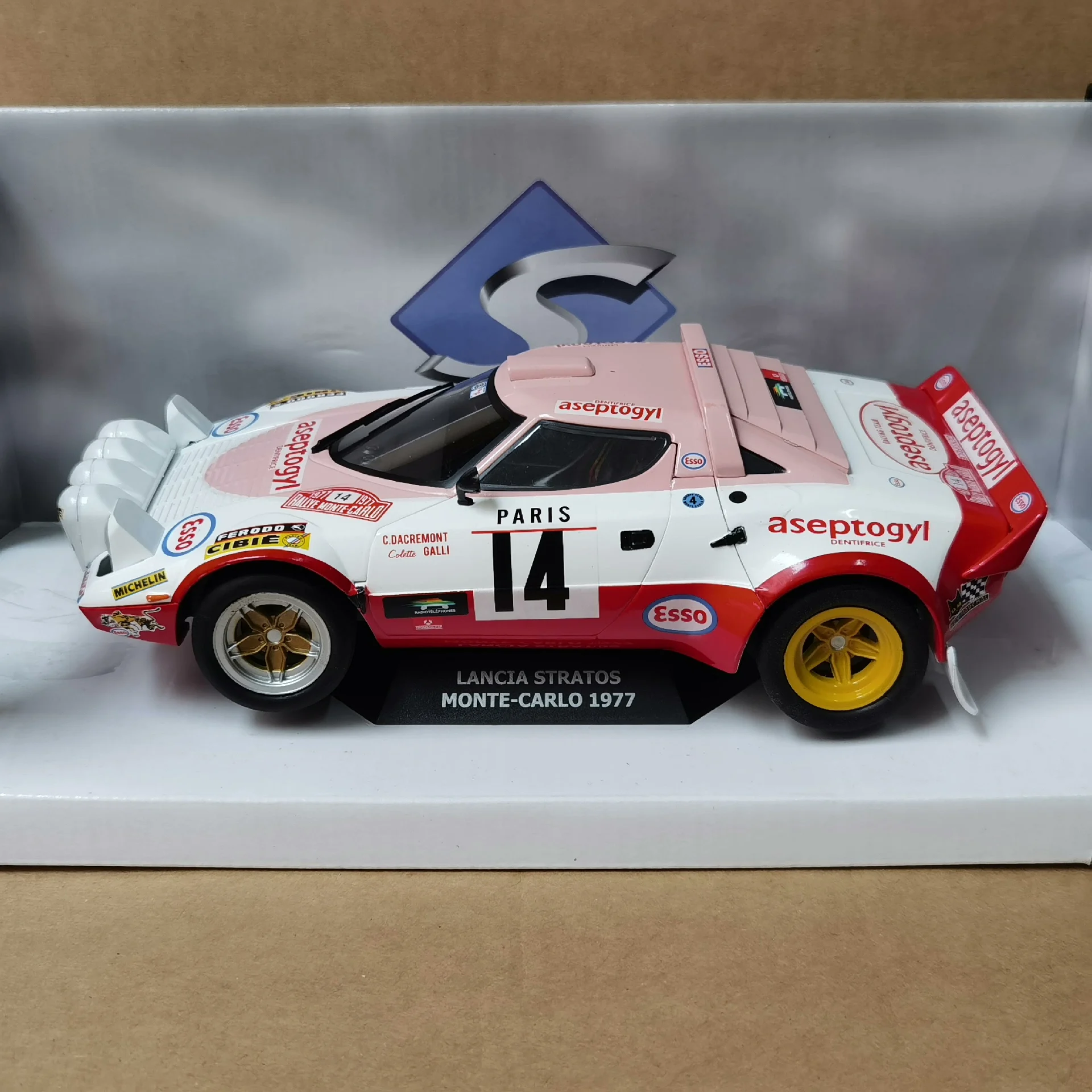Lack of Antenna SMissing Tail License Plate Diecast SOLIDO 1/18 Scale  STRATOS #14 1977  Alloy Car Model