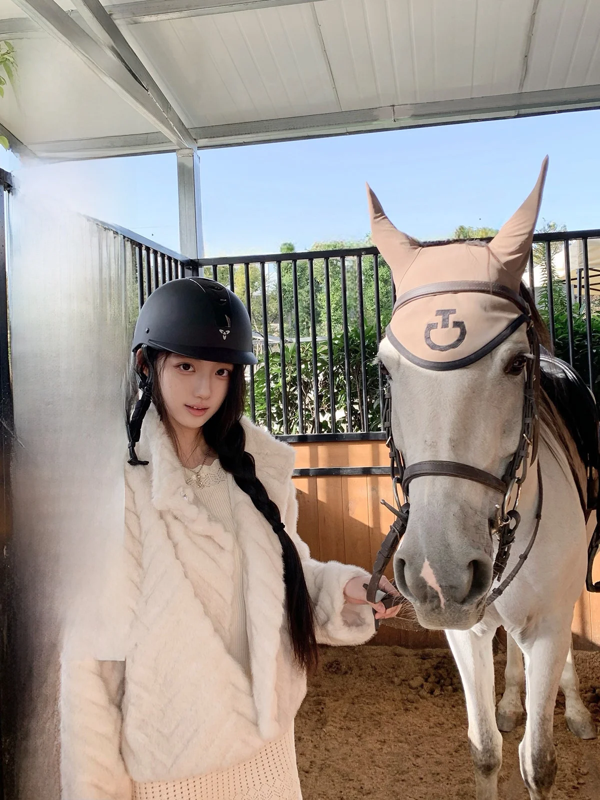 

Женская куртка из искусственного меха молочно-абрикосового цвета, имитация кожи, осенне-зимняя, для молодежи и женщин среднего возраста, с воротником-стойкой