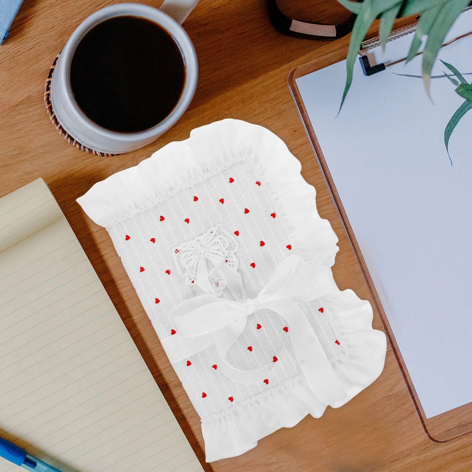 

Тканевая обложка для книги с бантом и узором в виде сердечек, элегантный тканевый чехол-протектор, изящный чехол для блокнота, аксессуар для книг в мягкой и твердой обложке