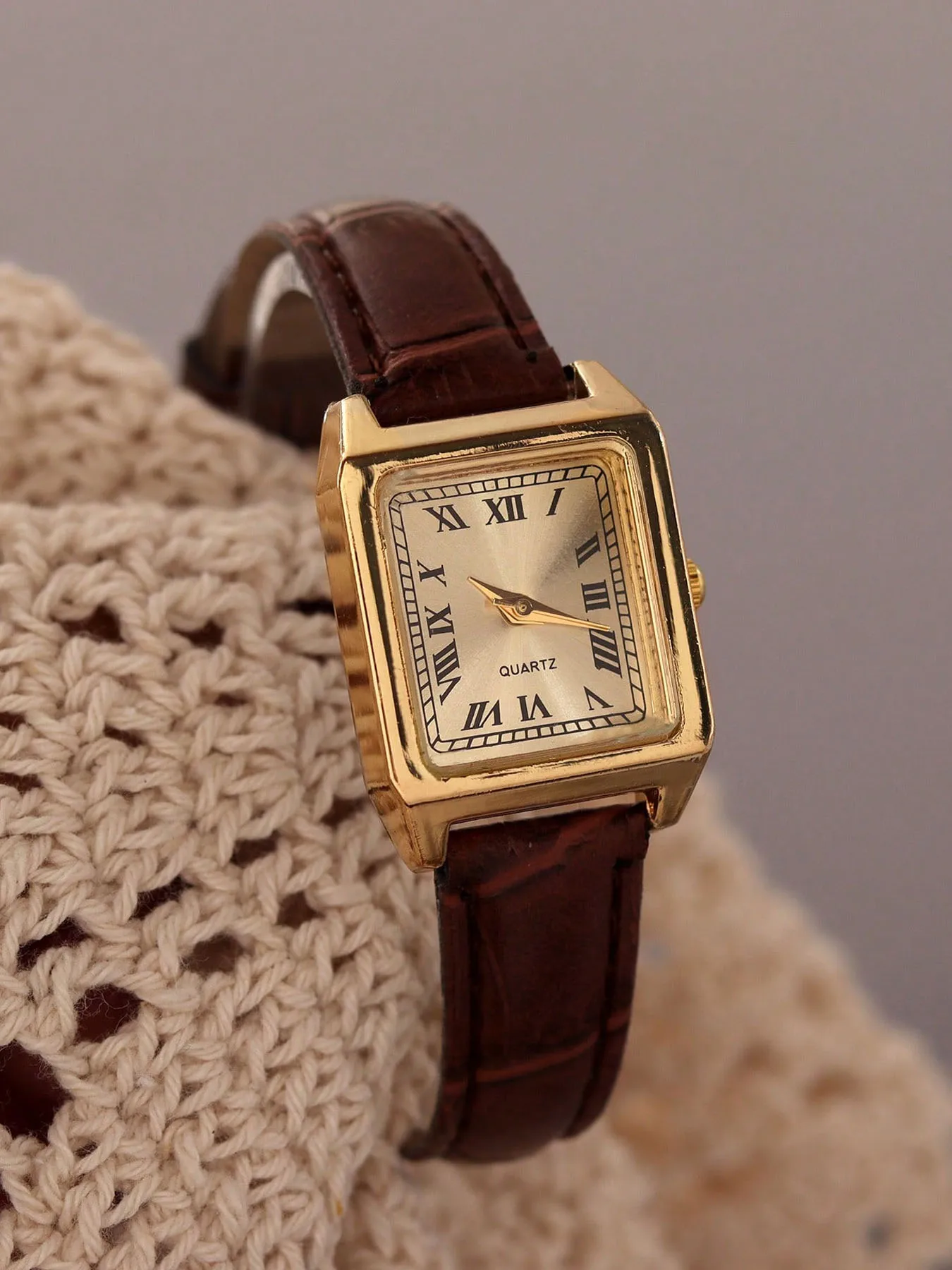 Trendy Fashion Square Dial French Retro Minimalist Casual Versatile Style Leather Strap Watch