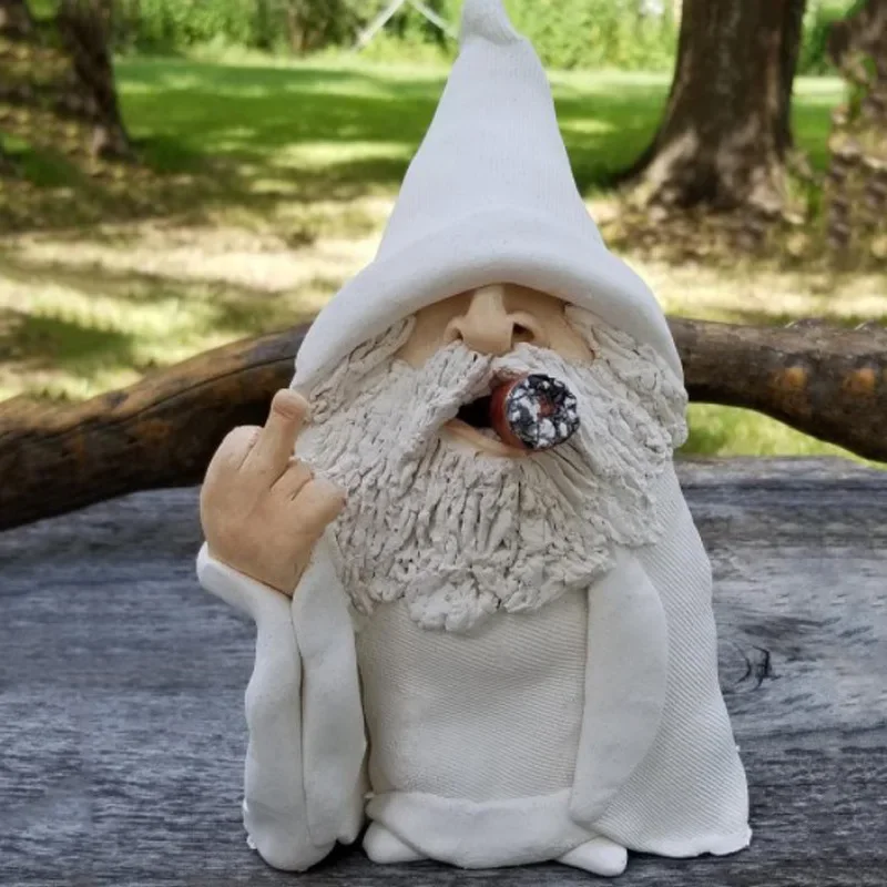 

Garden Dwarf Ornaments, Resin Crafts, White Robe Smoking Dwarf, Vertical Middle Finger, Garden Landscape Decorations