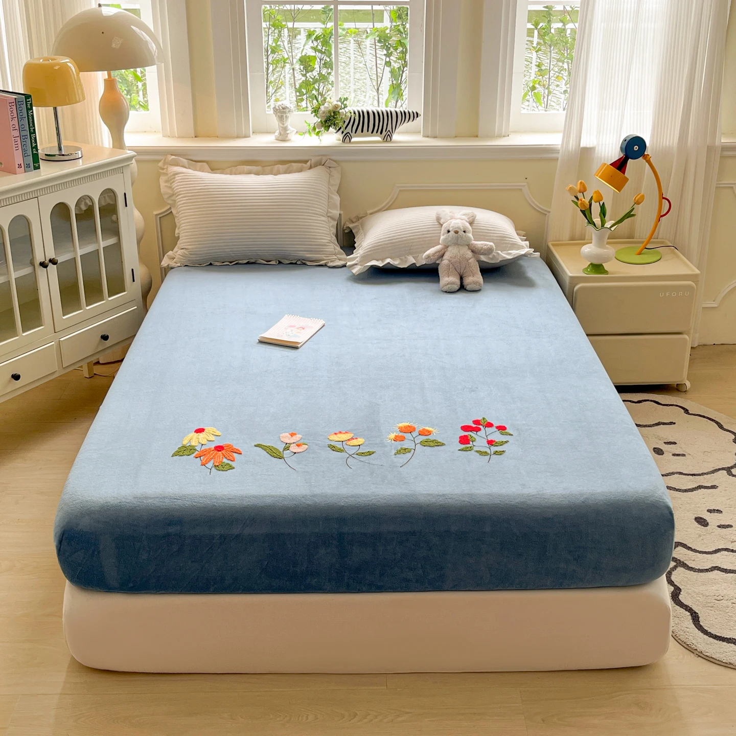 

Embroidered Bed Sheet for Winter Flannel Fleece Bed Cove Thick Warm drap de lit Single/Queen/King Size sabanas 150x200 Bed Sheet