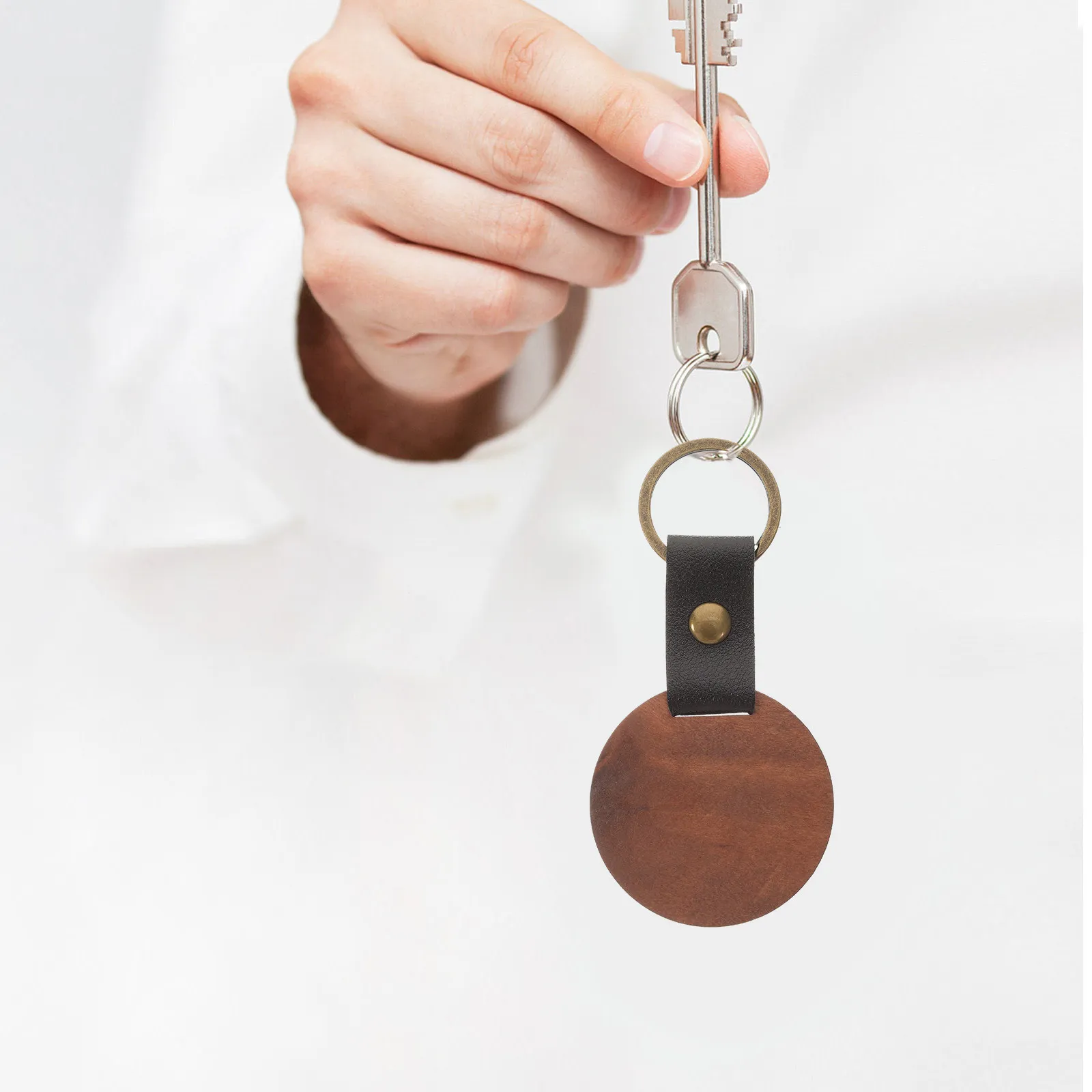 

8Pcs DIY Wooden Keychain Blanks Smooth Wood Tags with Metal Rings for Name Tags Luggage Labels Christmas Stocking Ornaments