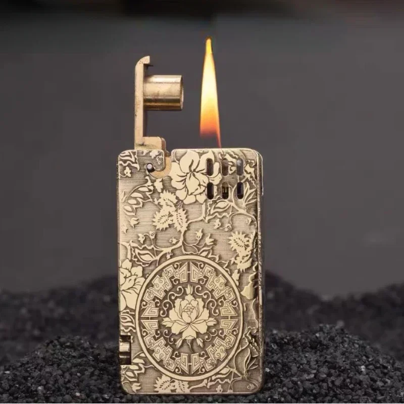New Style Brass Exquisite Engraving Lamp Oil Lighter，with Spare Flint Warehouse, Creative Ejection Ignition, Men's Gift