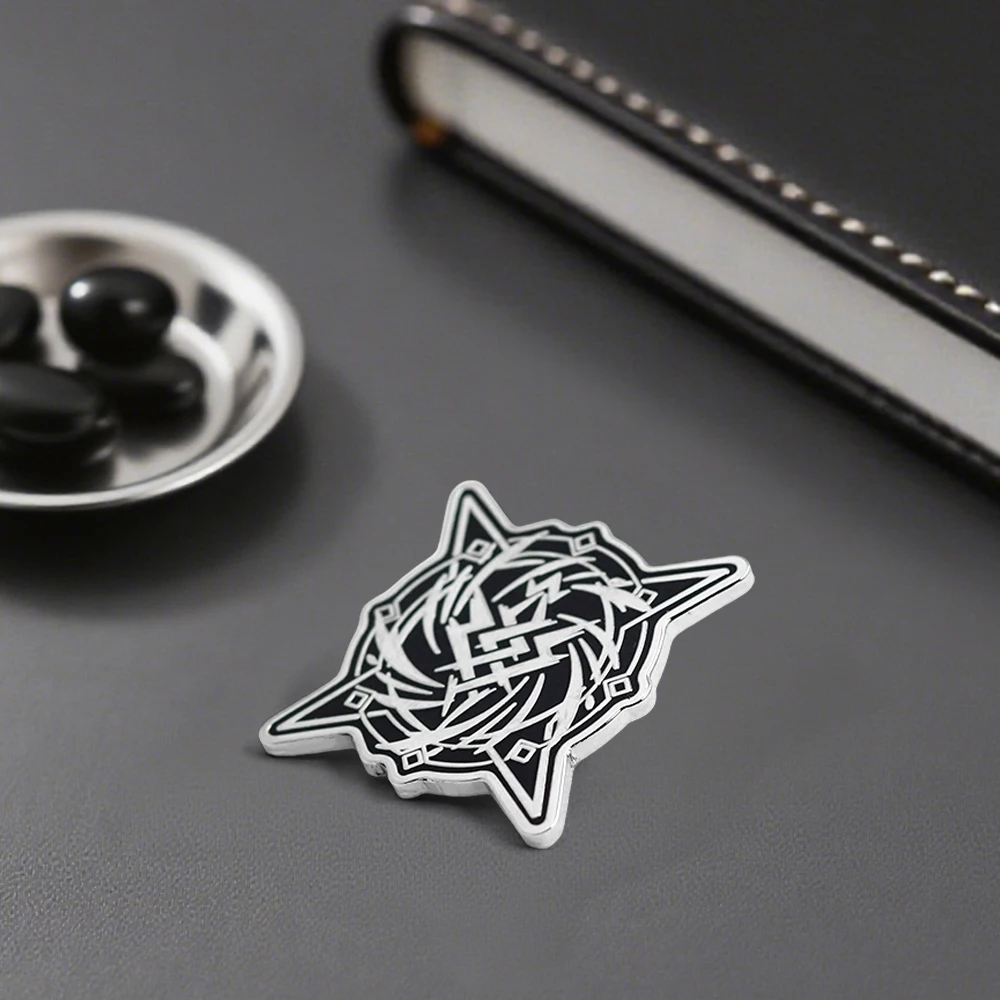 الأدب Yuewen سيد الألغاز المينا بروش روايات الخيال قارة غامضة شعار مقدس العاصفة الكنيسة هدية شارة دبوس