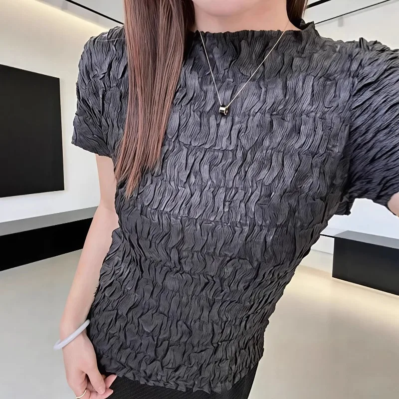 

Плиссированная футболка Miyake 2026: Элегантная женская приталенная блузка с коротким рукавом, летняя коллекция, серия светлых оттенков