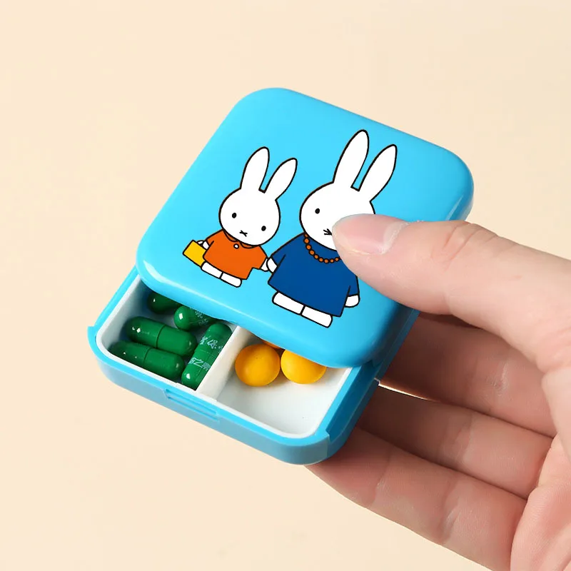 2025 صندوق دواء ميفي الجديد Kawaii الكرتون صندوق دواء محمول تخزين الأدوية اليومية مناسبة للسفر والاستخدام المنزلي
