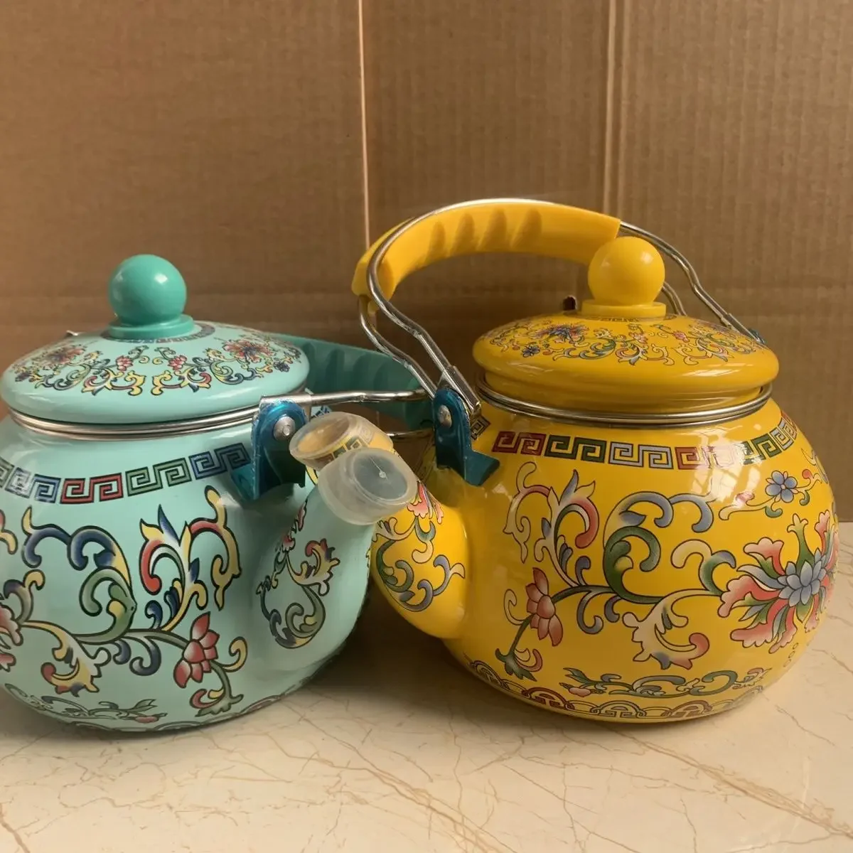 Enamel Boiling Water Pot Enamel Colored Enamel Tea Pots with Tea Strainer First-class  Ethnic Style Tea Pot Dining Room Sets