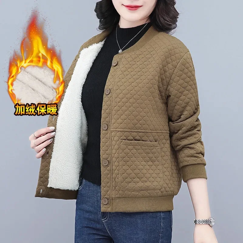 

Spring Autumn Winter Plush Jacket Women's Middle-aAged Elderly Mothers' Clothing Fashionable And Warm Showing Cardigan Short