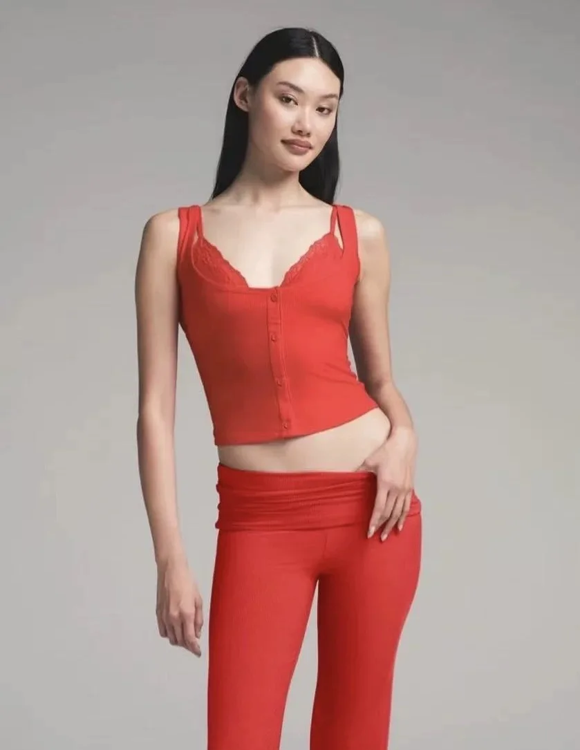 سترة كيم من الدانتيل بتصميم مكون من قطعتين مع ملابس داخلية على شكل كوب مثلث ورقبة منخفضة بدون أكمام #5