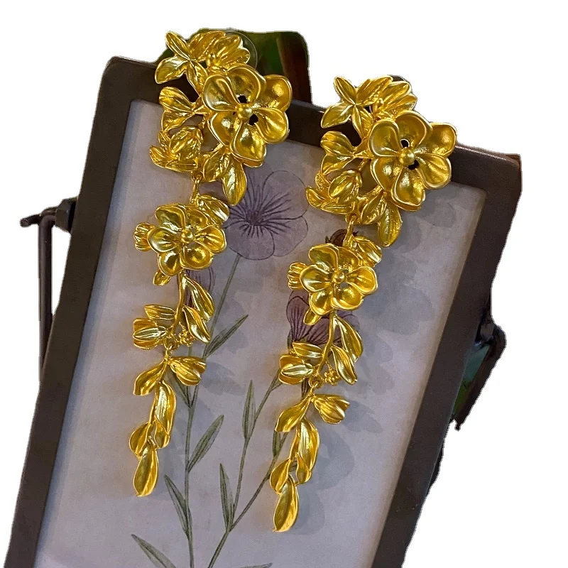 Xl Retro Exaggerated Three-Dimensional Flower Ultra-Long Earrings Golden Light Luxury Sweep Shoulder Earrings