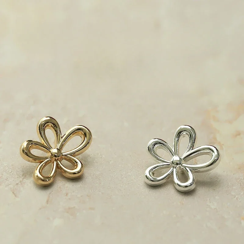 10Pcs Flower-shape Metal Buttons Gold/Silver Color Hollow Flower Shank Buttons Woman\'s Clothing Accessories