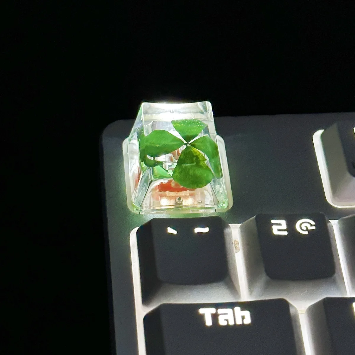 Genuine Four-leaf Clover Resin Cross-axis Mechanical Keyboard key caps