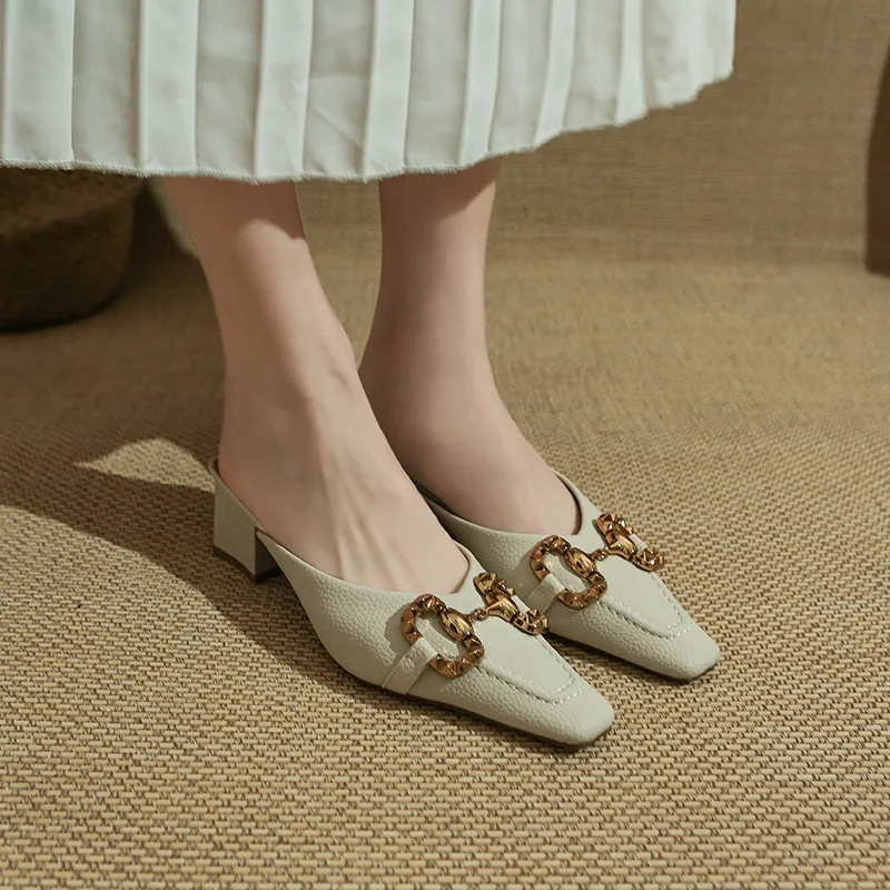 2025 Summer Women Cover Toe High-heeled Slippers Fashion Chain Decoration Square Toe Med Heeled Mules Shoes Sapatos De Mujer