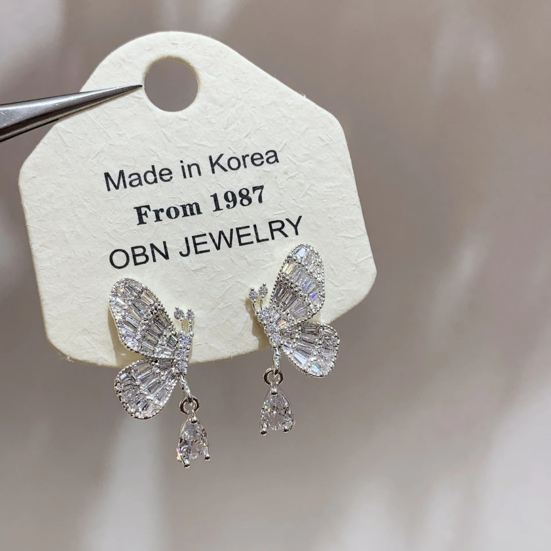 Zircon water droplet butterfly earrings earrings, high-end and beautiful earrings, women's atmosphere, light luxury silver desig