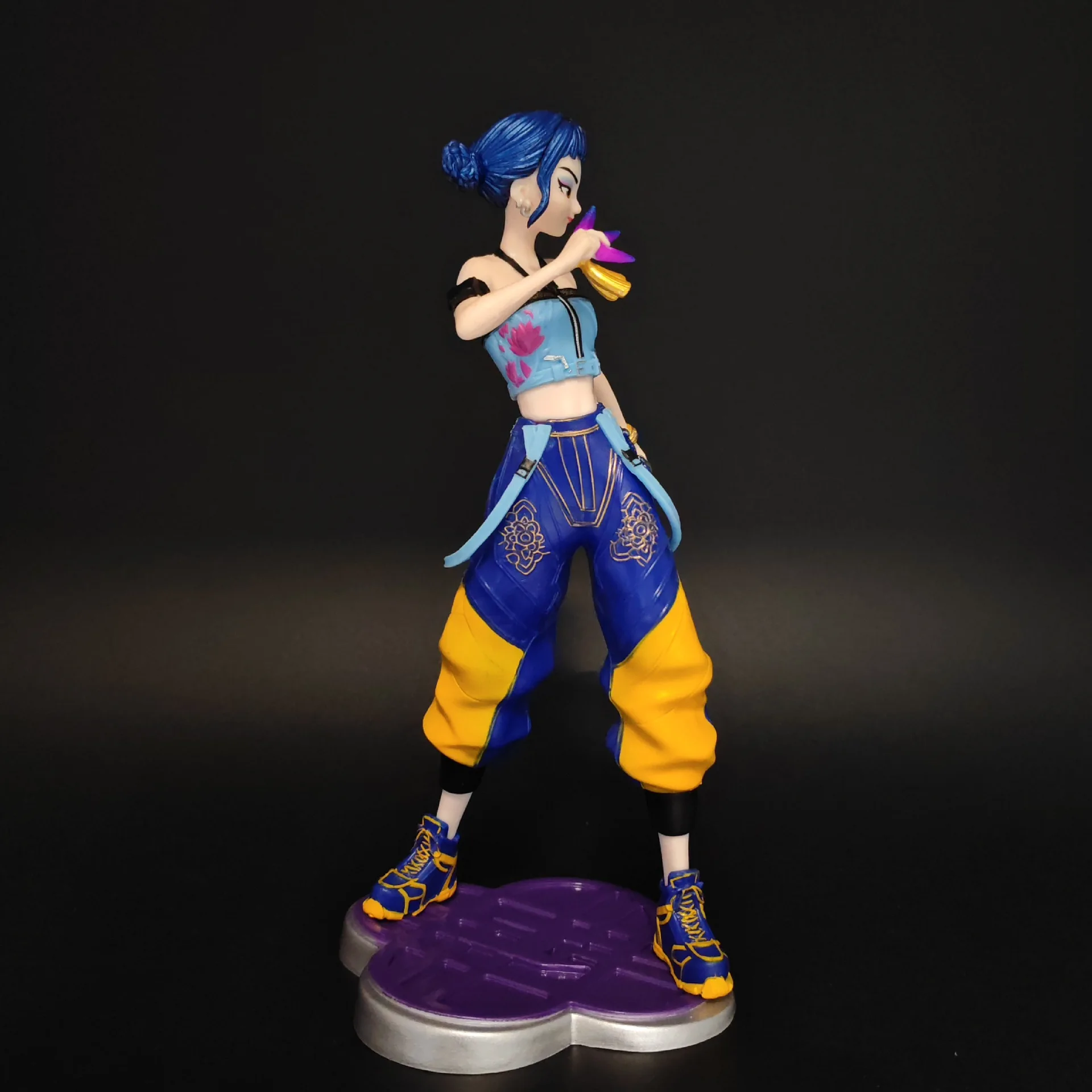 Hexenjagd-Team Rumi Mira Zoe Niedliche Schöne Mädchen-Actionfigur Anime-Charaktermodell Hochdetailliertes Desktop-Ornament Spielzeug Geschenk – Detail 24